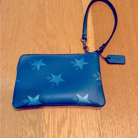COACH Star Canyon Corner
Zip Wristlet in Slate Blue - Picture 4 of 4